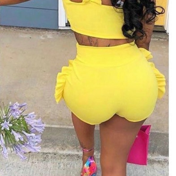Yellow short set - Picture 2 of 2